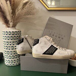 Leather Crown STUDBORN | Vintage Revisited White & Black - Mid top - Womens